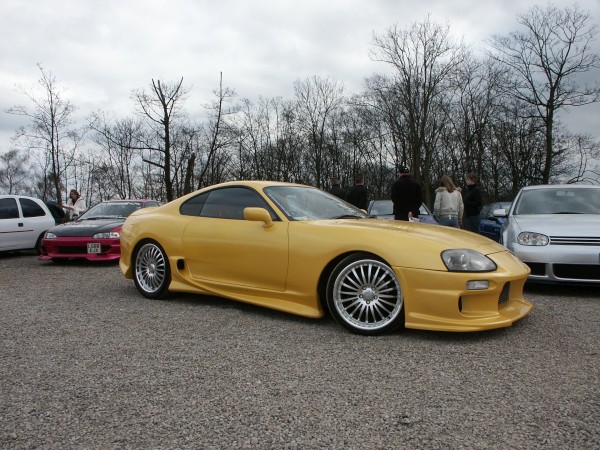 Toyota Supra Yellow Side 